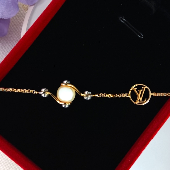 Louis Vuitton RARE ✨️Speedy Pearl Gold Tone Bracelet M68063 - Picture 5 of 14